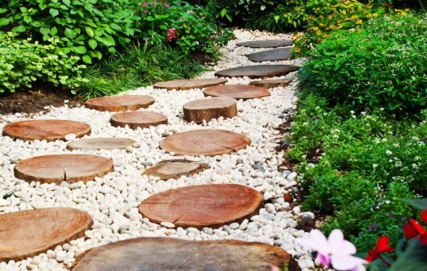 Доріжка зі спилів дерева Доріжка зі спилів дерева