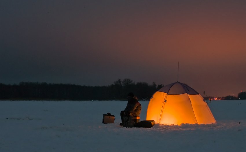 Нічна зимова риболовля
