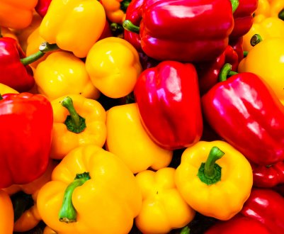 В Іспанії створили упаковку, яка значно збільшує термін зберігання помідорів і перцю