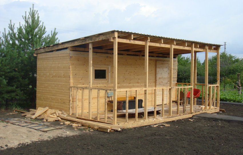 Додаткова конструкція веранди до будинку Додаткова конструкція веранди до будинку