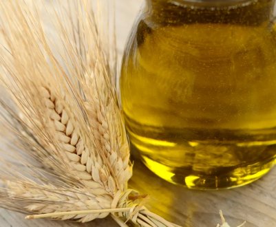 Застосування олії зародків пшениці для догляду за бровами та віями