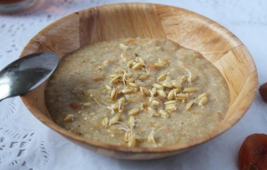 Каша з курагою та паростками