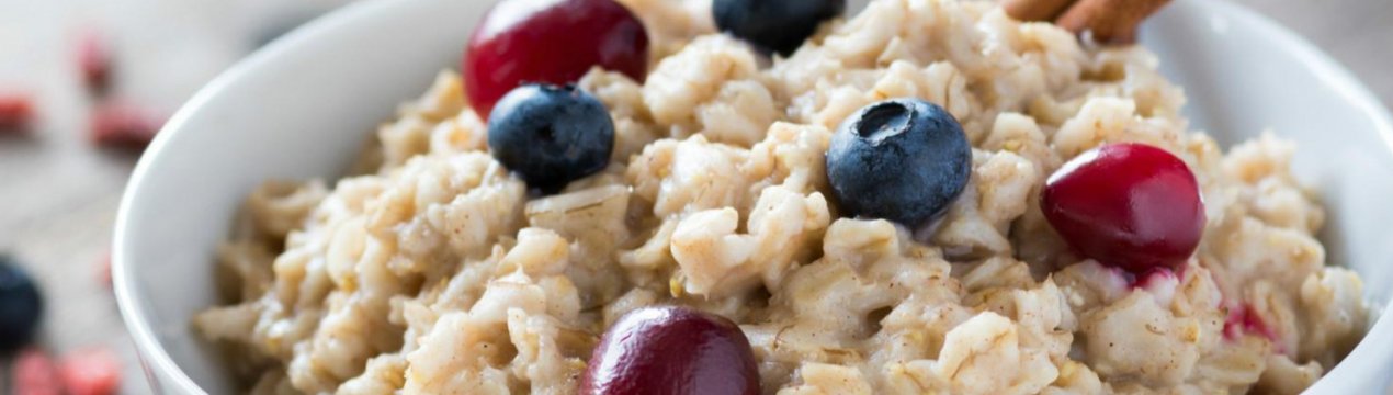 Чи корисна вівсяна каша вранці, якщо їсти щодня