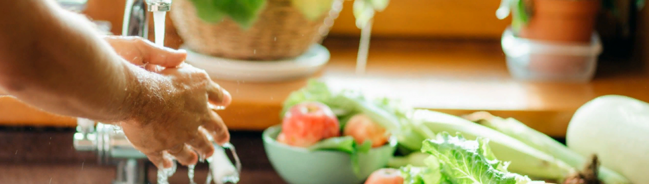 Як запобігти зараженню через їжу: обробка придбаних овочів та фруктів