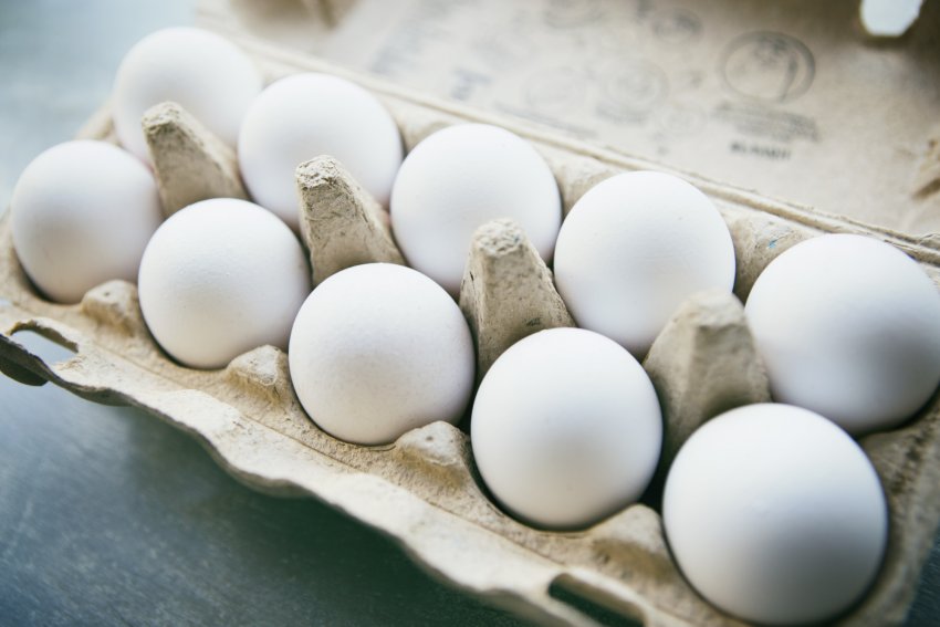 Яйця з білою шкаралупою