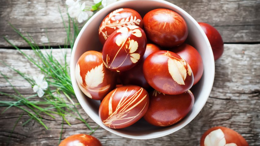 5 натуральних фарбників для пасхальних яєц