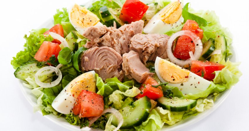 Овочевий салат з тунцем Овочевий салат з тунцем