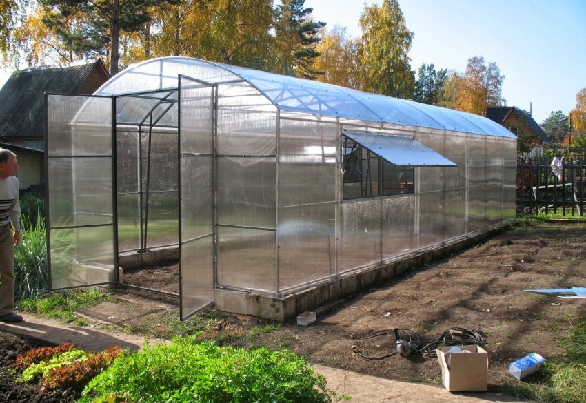 Теплиця конькового типу