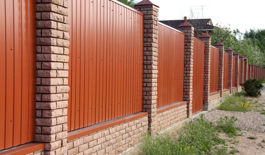 Забор з профнастилу Забор з профнастилу