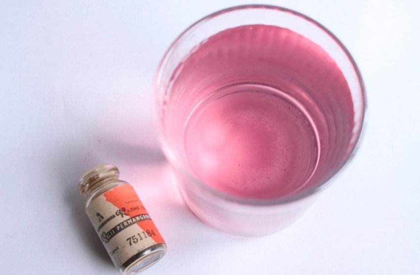 Слабый раствор марганцовки Слабый раствор марганцовки