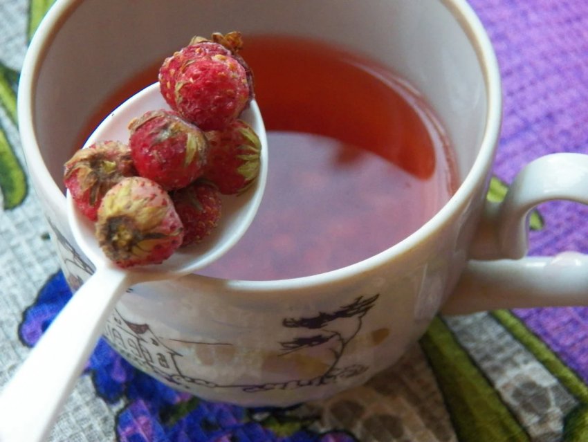 Чай із земляники