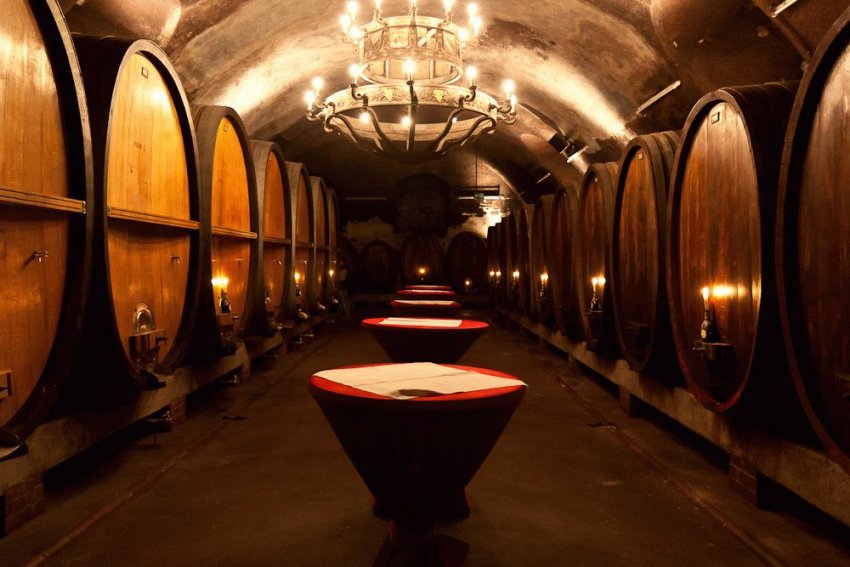 Підвали для зберігання угорських вин Підвали для зберігання угорських вин