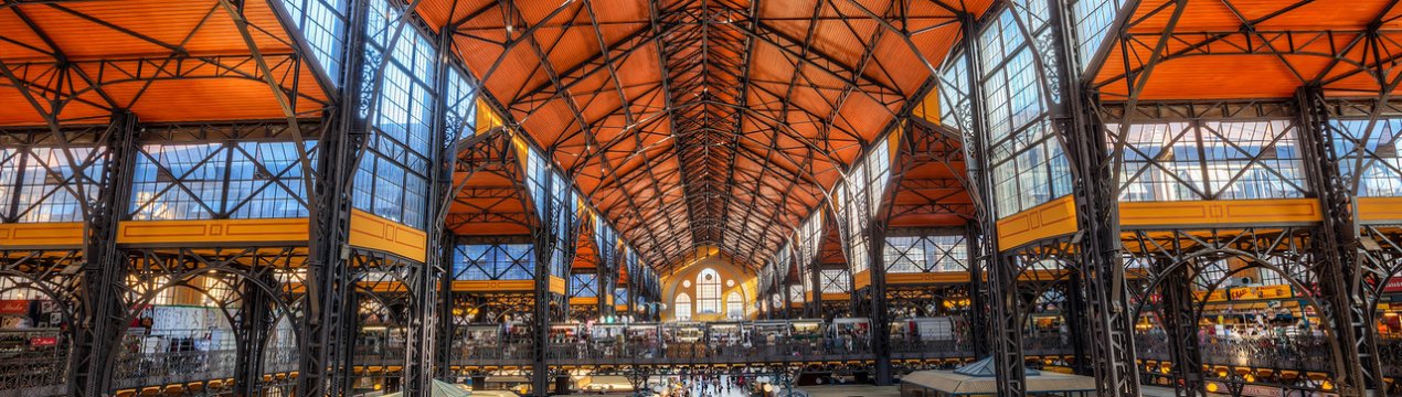 Кьосьег в Угорщині чекає своїх клієнтів на оновленій ринковій площі