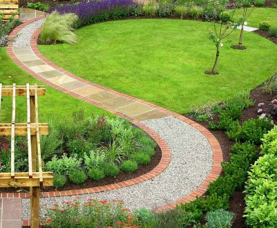 7 головних помилок при створенні садових доріжок на дачі