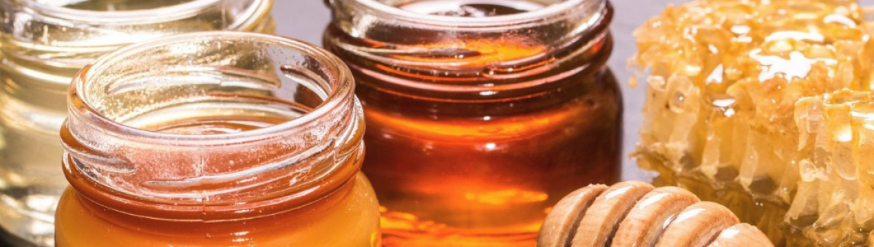 Натуральний чи ні? Як відрізнити підроблений мед простим способом вдома