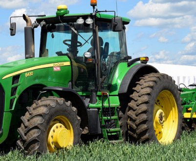 John Deere-8430: огляд та опис трактора
