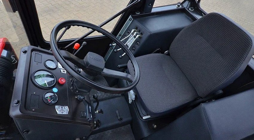 Кабіна трактора Кабіна трактора