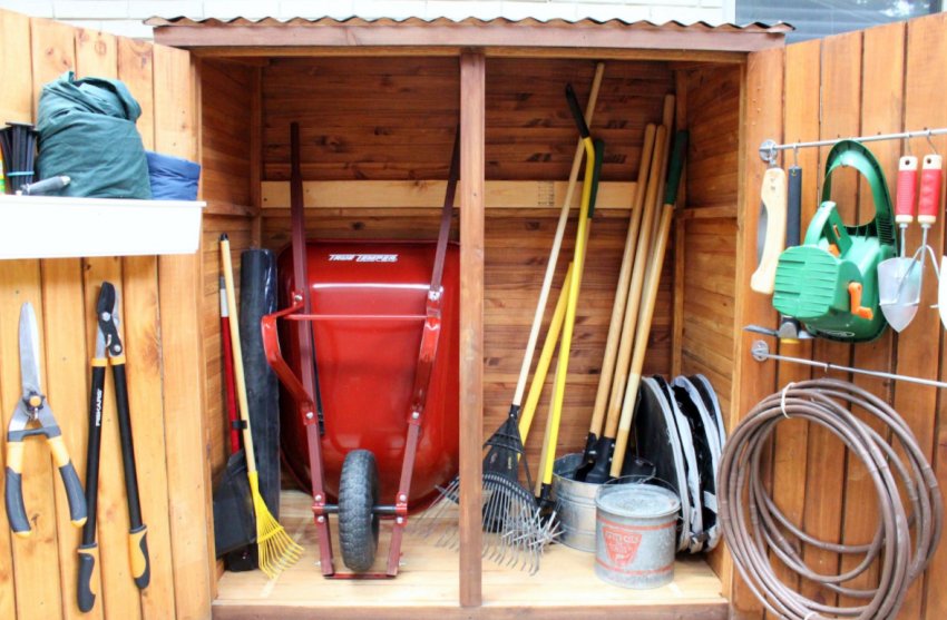 Зберігання садової техніки Зберігання садової техніки