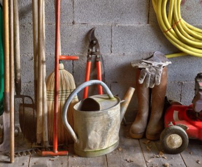 Чому не можна зберігати сільськогосподарський інвентар на вулиці?