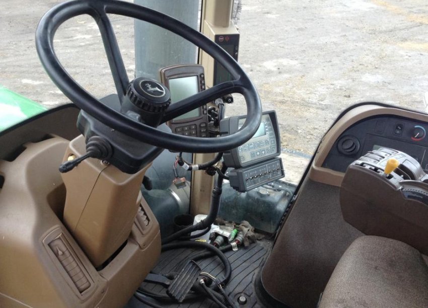 Кабіна трактора Кабіна трактора