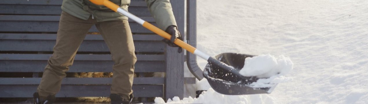Як вибрати лопату для прибирання снігу?