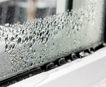 У будинку на дачі запотівають вікна: в чому причина?