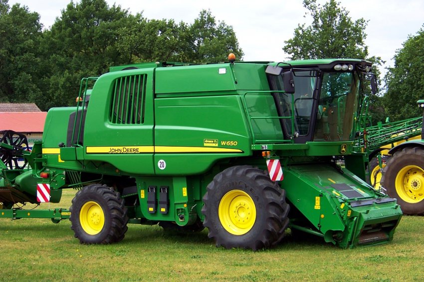 Комбайн John Deere-W650 Комбайн John Deere-W650
