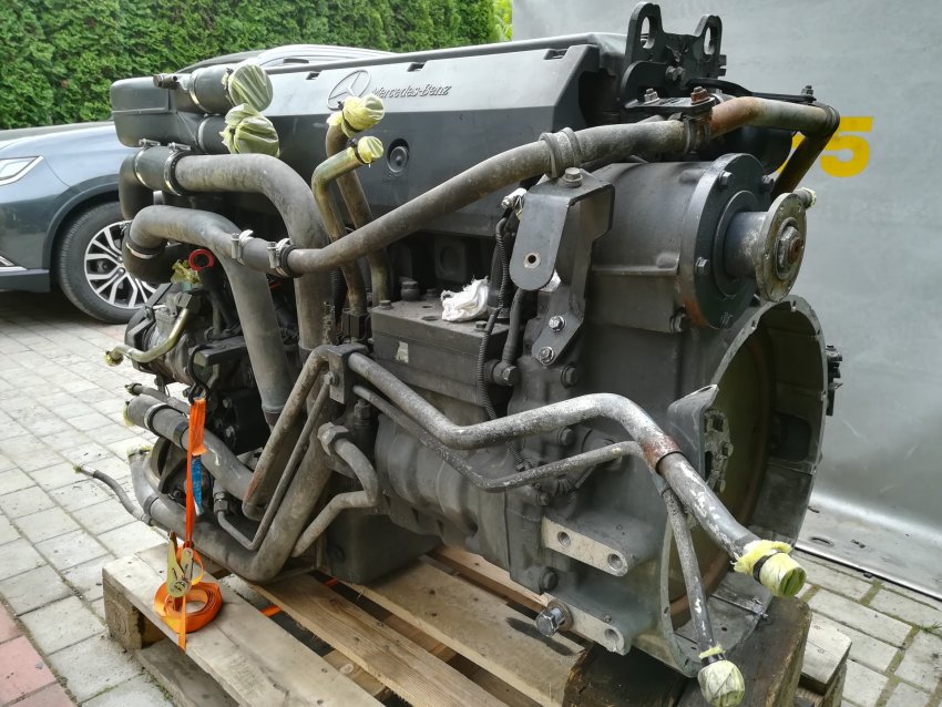 Двигун комбайна Mercedes-Benz