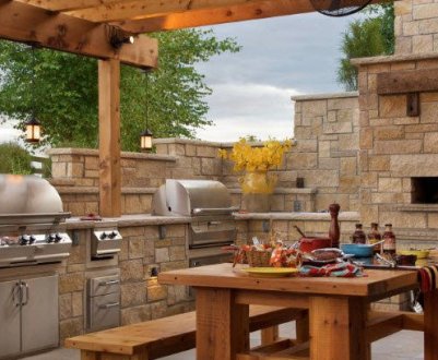 Мангал і барбекю для саду: в чому різниця?