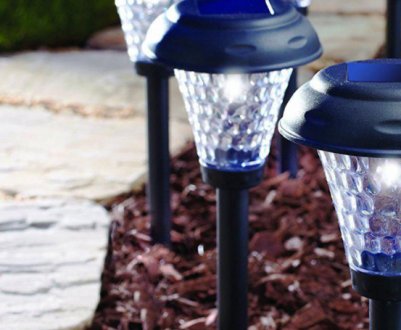 Обираємо лампу для двору з сонячною батареєю. На що звернути увагу?