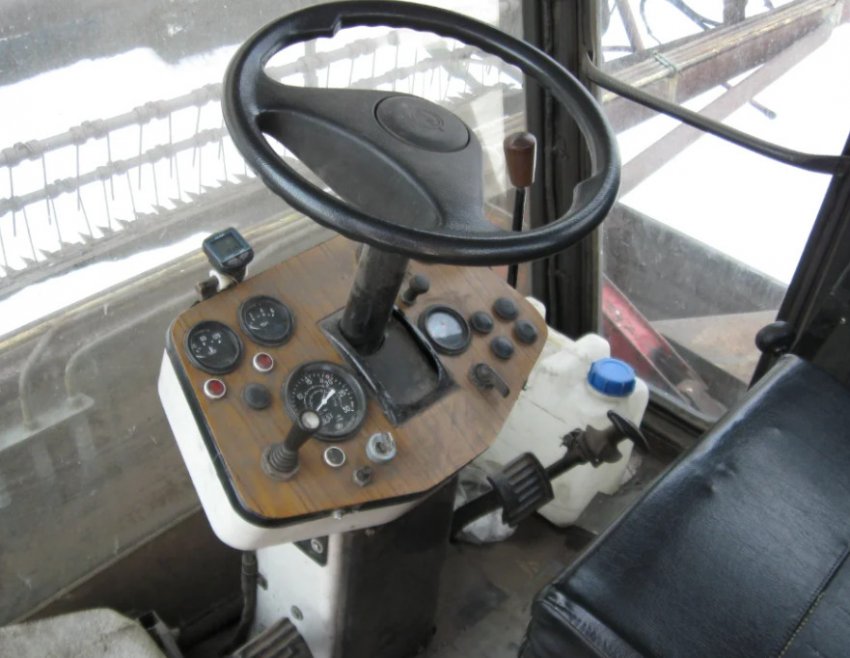 Кабіна комбайна Кабіна комбайна