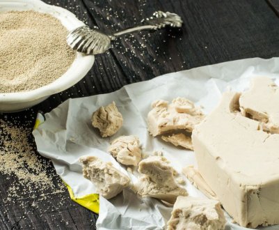 Спробуєш лише погіршити ситуацію! Які рослини не можна підгодовувати дріжджами?