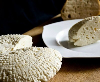 Українці стали їсти менше сиру