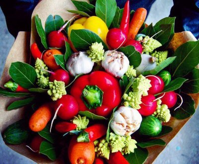 Овочі в букеті: які рослини з городу доповнять святковий букет?