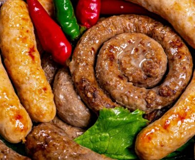 В Україні тепер можна купити кольорові ковбаски для грилю