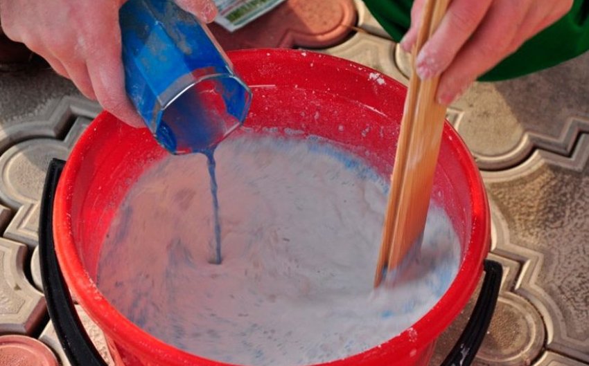 Приготування суміші для відбілювання дерев