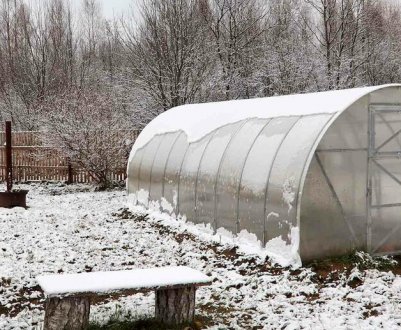 Буде як нова! Як зберегти оранжерею зимою?