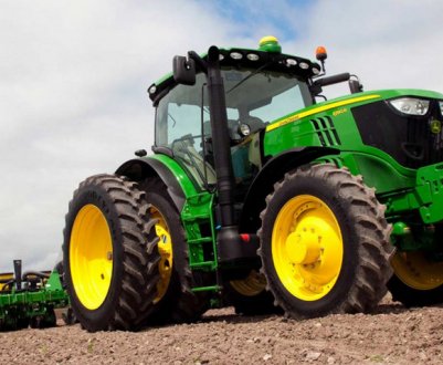 В Рівненській області фермери надали свою техніку для зміцнення кордону