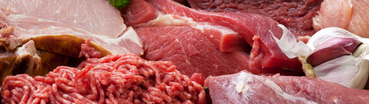 Російські окупанти позбавили жителів України запасів м'яса і овочів