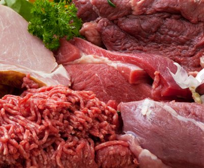 Російські окупанти позбавили жителів України запасів м'яса і овочів