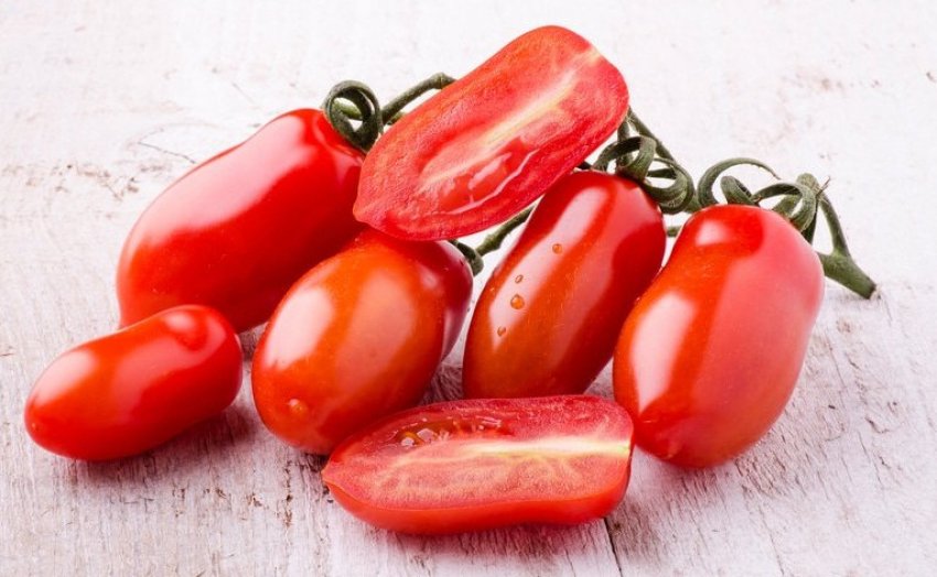 Помідори дамські пальчики