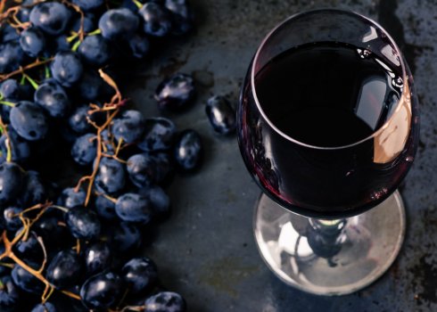 Приготування вина з чорного винограду в домашніх умовах