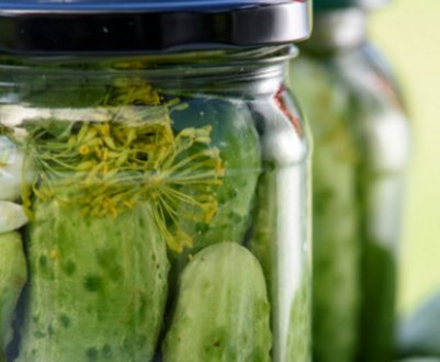 Що робити якщо банку з огірками вибухнула?