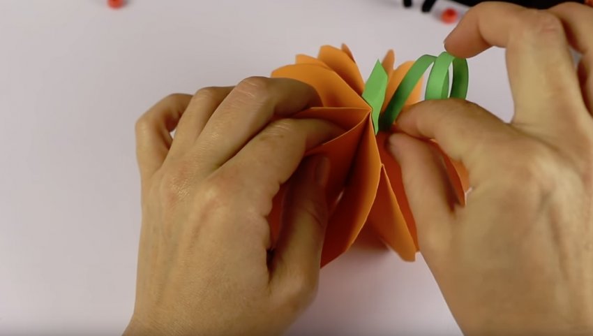 Гарбуз з паперу Гарбуз з паперу