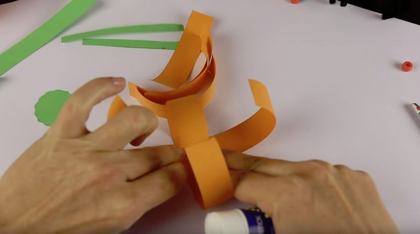 Гарбуз з паперу Гарбуз з паперу