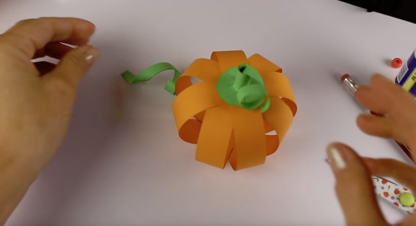 Гарбуз з паперу Гарбуз з паперу