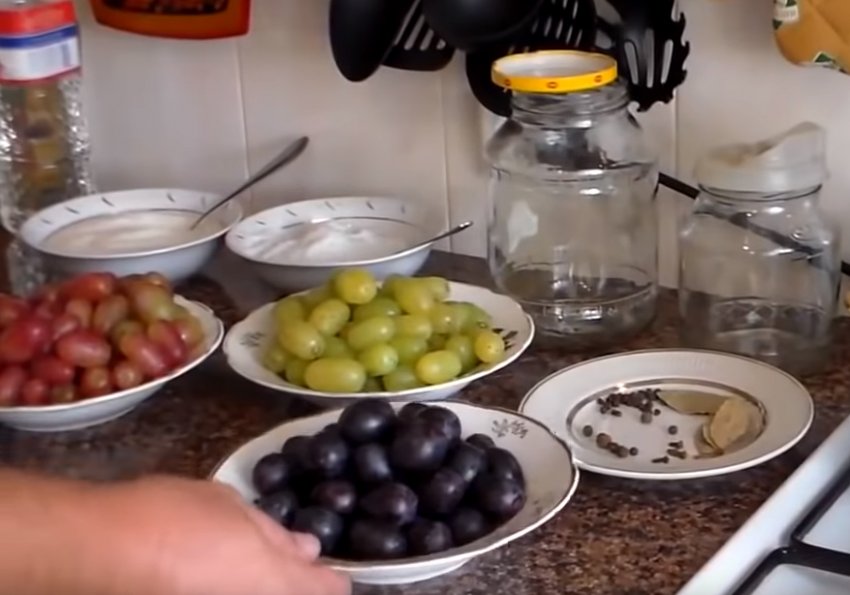 Маринованный черный виноград рецепты. 26663.phv76o.850. Маринованный черный виноград рецепты фото. Маринованный черный виноград рецепты-26663.phv76o.850. картинка Маринованный черный виноград рецепты. картинка 26663.phv76o.850. Хотите приготовить, что-то необычное и вкусное на зиму? Воспользуйтесь данным рецептом.