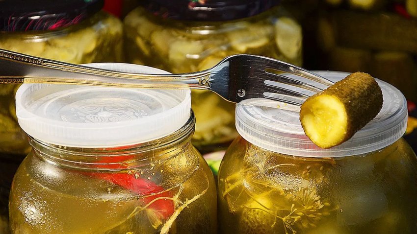 Квашені огірки з гірчицею