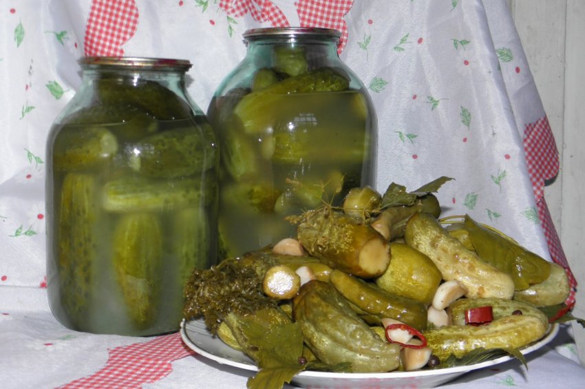 Квашені огірки