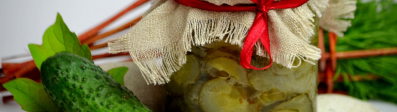 соленые огурцы кружочками на зиму рецепты. . соленые огурцы кружочками на зиму рецепты фото. соленые огурцы кружочками на зиму рецепты-. картинка соленые огурцы кружочками на зиму рецепты. картинка . Салат из огурцов на зиму с добавлением лука — это настоящая классика. Готовить его можно по самым разным рецептам, но я собрала здесь только самые вкусные и проверенные варианты. В качестве дополнительных ингредиентов может выступать не только чеснок или укроп. Но и капуста, болгарский сладкий перец, петрушка, капуста и даже помидоры.